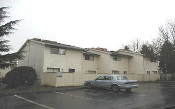 Garden Park Estates in Portland, OR - Building Photo - Building Photo