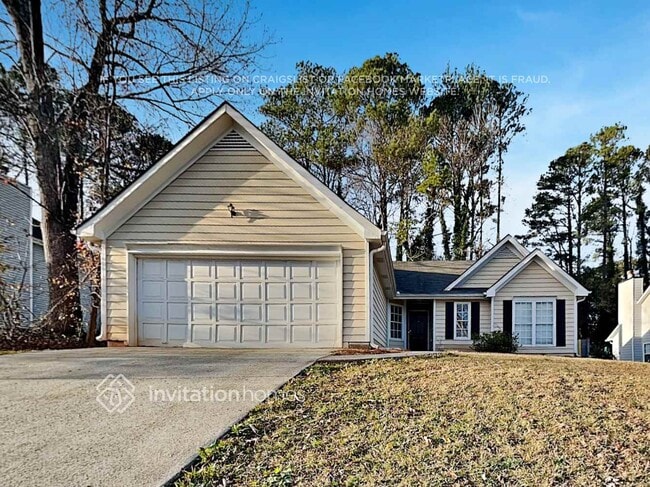 property at 2825 Maple Vista Ln SW