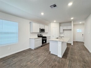 204 Addison Pl in Lockhart, TX - Building Photo - Building Photo