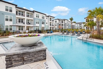 Tapestry at Westland Village in Jacksonville, FL - Foto de edificio - Building Photo