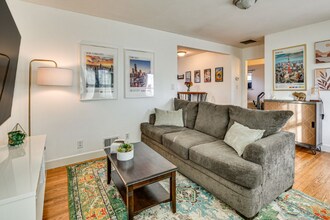 1397 Dallas St in Aurora, CO - Foto de edificio - Building Photo