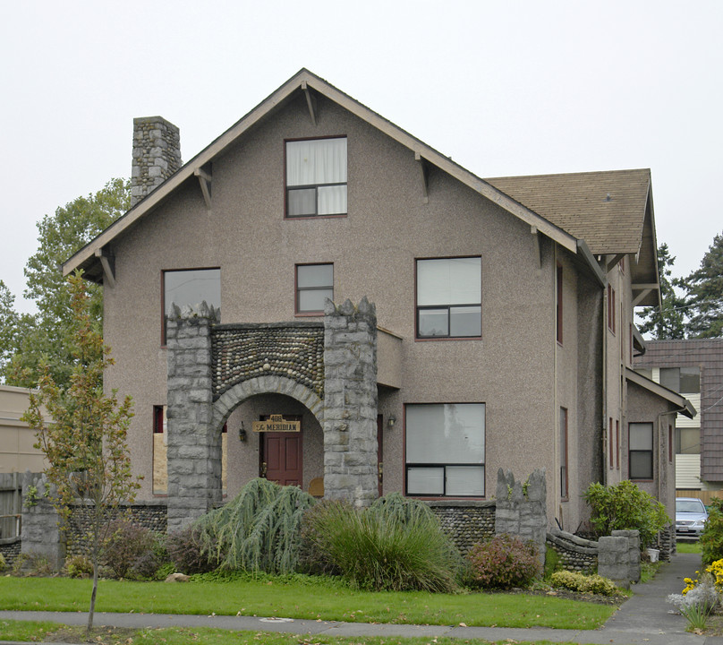 408 N Meridian Ave in Puyallup, WA - Building Photo