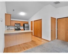 1000 Duchess Dr, Unit 12 in Solon, IA - Building Photo - Building Photo