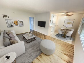 3771 Jasmine in Los Angeles, CA - Building Photo - Interior Photo