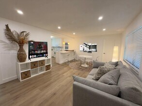 6250 SW 58th Pl in South Miami, FL - Building Photo - Building Photo