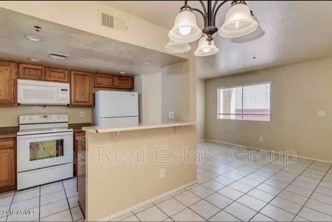 12123 W Bell Rd in Surprise, AZ - Foto de edificio - Building Photo