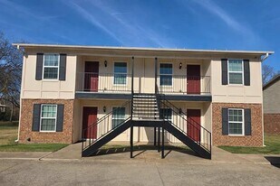 620 Race St in Crowley, TX - Building Photo