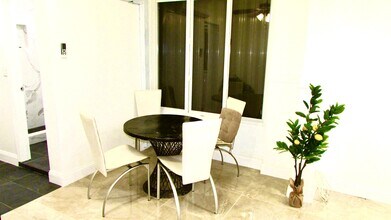821 N 12th Ave in Hollywood, FL - Building Photo - Building Photo