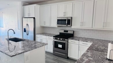 9118 W Sells Dr in Phoenix, AZ - Building Photo - Building Photo