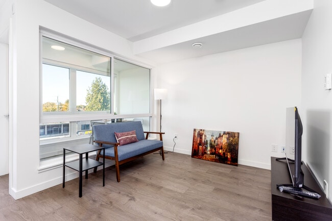 2551 Kingsway in Vancouver, BC - Building Photo - Building Photo