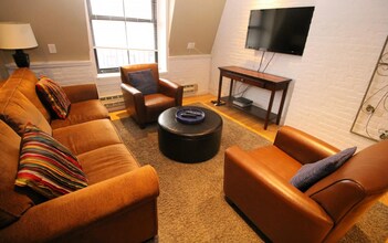 117 Beacon St, Unit 6 Rear in Boston, MA - Foto de edificio - Building Photo