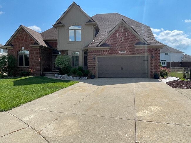 42040 Dorchester Ct in Clinton Township, MI - Building Photo - Building Photo