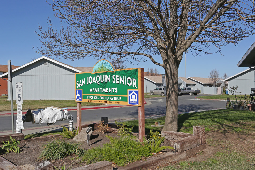 San Joaquin Senior Apartments in San Joaquin, CA - Building Photo