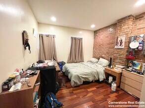 9 Warwick St, Unit 1 in Boston, MA - Foto de edificio - Building Photo