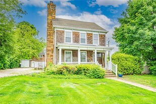 79 Green St in Huntington, NY - Building Photo