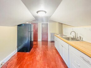 112 Brush Hill Rd-Unit -3 in Milton, MA - Building Photo - Building Photo
