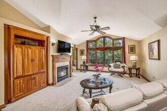 W162N5492 Westwind Dr in Menomonee Falls, WI - Building Photo - Building Photo