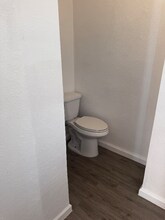 8557 Juniper Ave in Fontana, CA - Foto de edificio - Building Photo