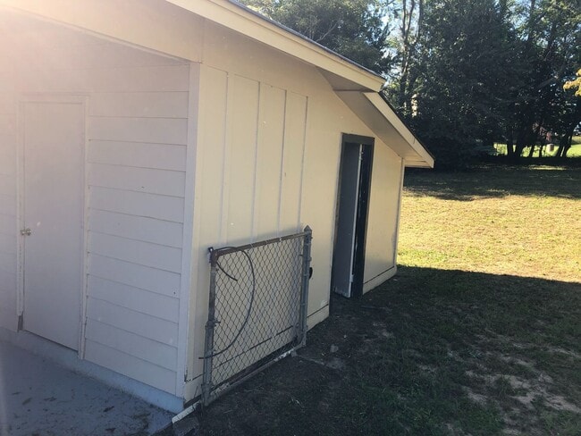 property at 2723 Glenn Hills Ct