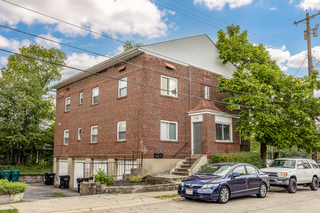 6110 Webbland Pl in Cincinnati, OH - Building Photo