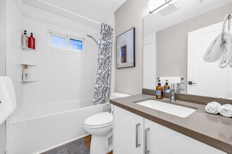 3373 E 44th Ave in Vancouver, BC - Building Photo - Building Photo