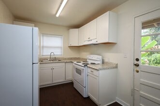 1705 Clover Dr in Valdosta, GA - Building Photo - Building Photo