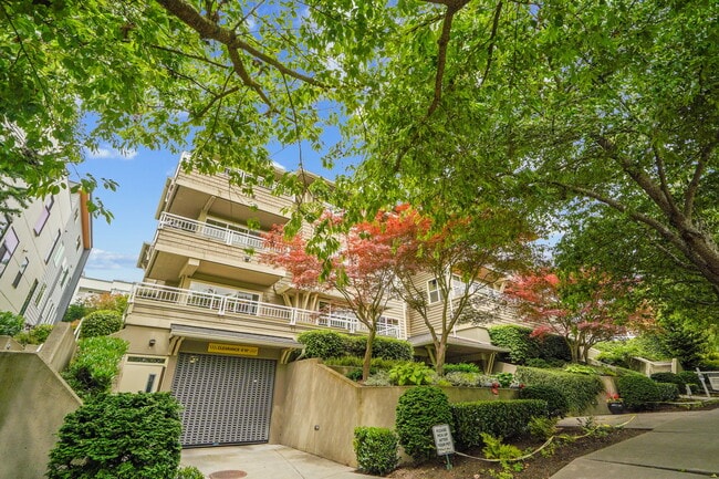 1415 6th Ave N, Unit 403 in Seattle, WA - Building Photo - Building Photo