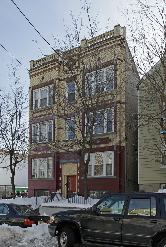 53 Bostwick Ave in Jersey City, NJ - Building Photo - Building Photo