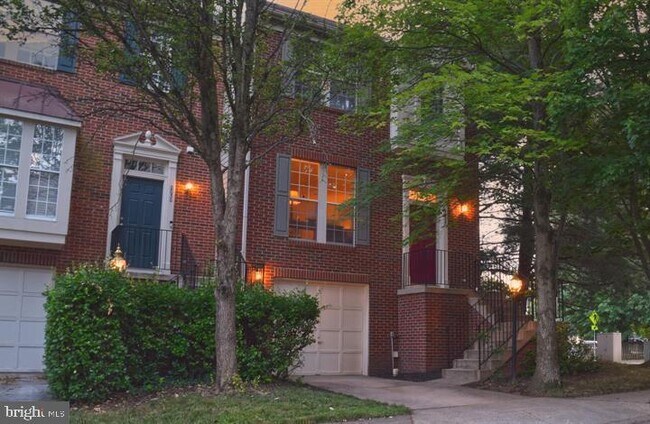 2028 Madrillon Springs Ct in Vienna, VA - Building Photo - Building Photo