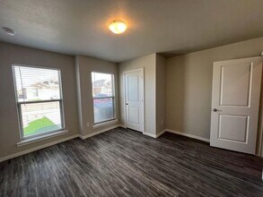 1926 Langford Ave, Unit A in Lubbock, TX - Foto de edificio - Building Photo