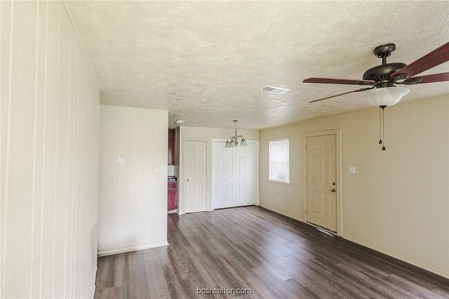 601 Martin Luther King Jr Blvd in Cameron, TX - Building Photo - Building Photo