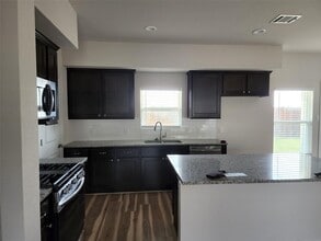 1605 La Delle St in Wharton, TX - Building Photo - Building Photo