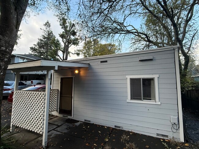 7812 Lynch Rd, Unit Sebastopol Studio in Sebastopol, CA - Building Photo - Building Photo