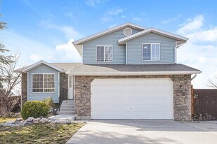 11274 Scobey Cir in Sandy, UT - Building Photo