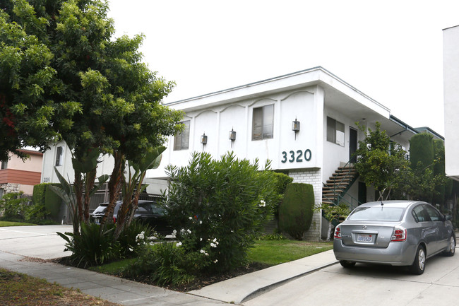 3320 Keystone Ave in Los Angeles, CA - Foto de edificio - Building Photo