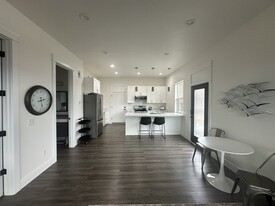8500 E Cottrell-Campus Dr, Unit 8502 E Cottrell Campus Dr in Palmer, AK - Building Photo