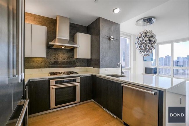 247 W 46th St-Unit -#4003 in New York, NY - Building Photo - Building Photo