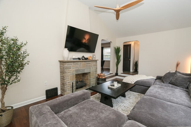 195 S Sylvan Ave in Columbus, OH - Building Photo - Building Photo