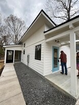 419 W Corbin St in Hillsborough, NC - Building Photo