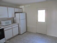 104 Pinegrove Ct photo'