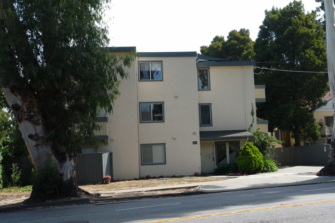 828 El Camino Real in Burlingame, CA - Foto de edificio