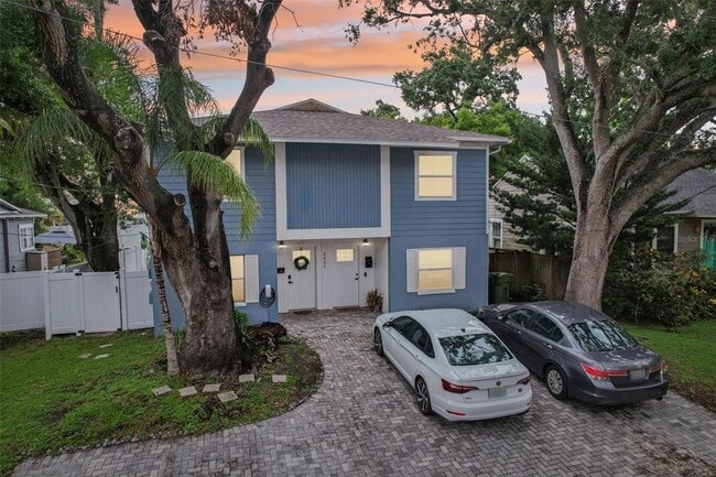 property at 2405 W Stroud Ave