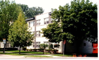 2700-2702 W Pratt Ave Apartments