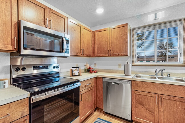 Oklahoma Park Townhomes in West Allis, WI - Foto de edificio - Building Photo