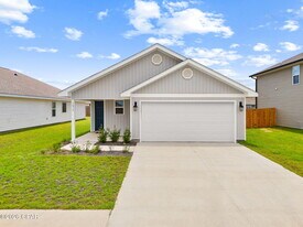 5072 Windrow Way in Panama City, FL - Building Photo