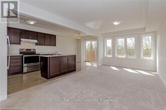 570 Linden Dr in Cambridge, ON - Building Photo - Building Photo