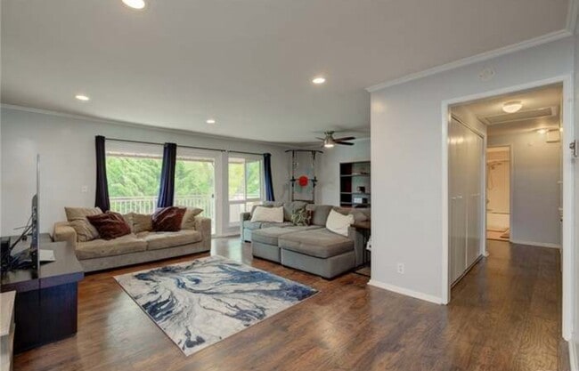 3220 Merrill Dr, Unit 22 in Torrance, CA - Foto de edificio - Building Photo