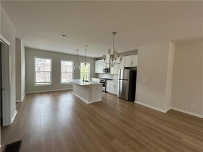 3715 Davis Cir in Duluth, GA - Foto de edificio - Building Photo