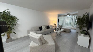 1800 N Lauderdale Ave, Unit 1117 in North Lauderdale, FL - Building Photo - Building Photo