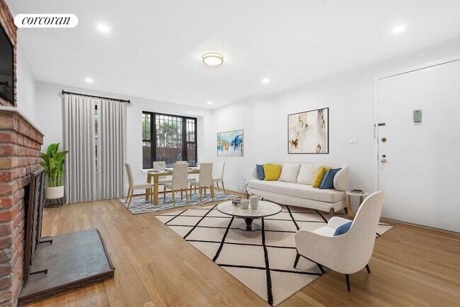 250 W 74th St in New York, NY - Building Photo - Building Photo